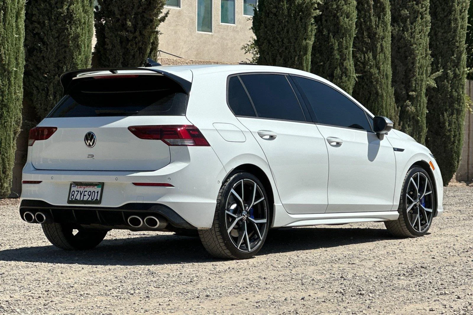 Used 2022  Volkswagen 4DR image 4