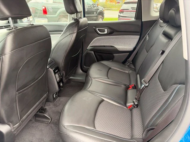 Used 2022 Blue Jeep Latitude image 10