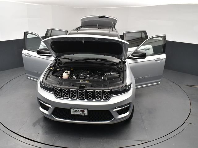 Used 2024 Silver Jeep Summit image 25