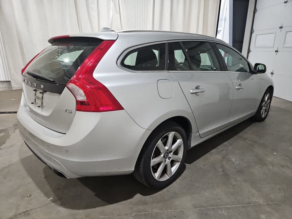 Used 2016 Silver Volvo T5 Drive-E Platinum image 6