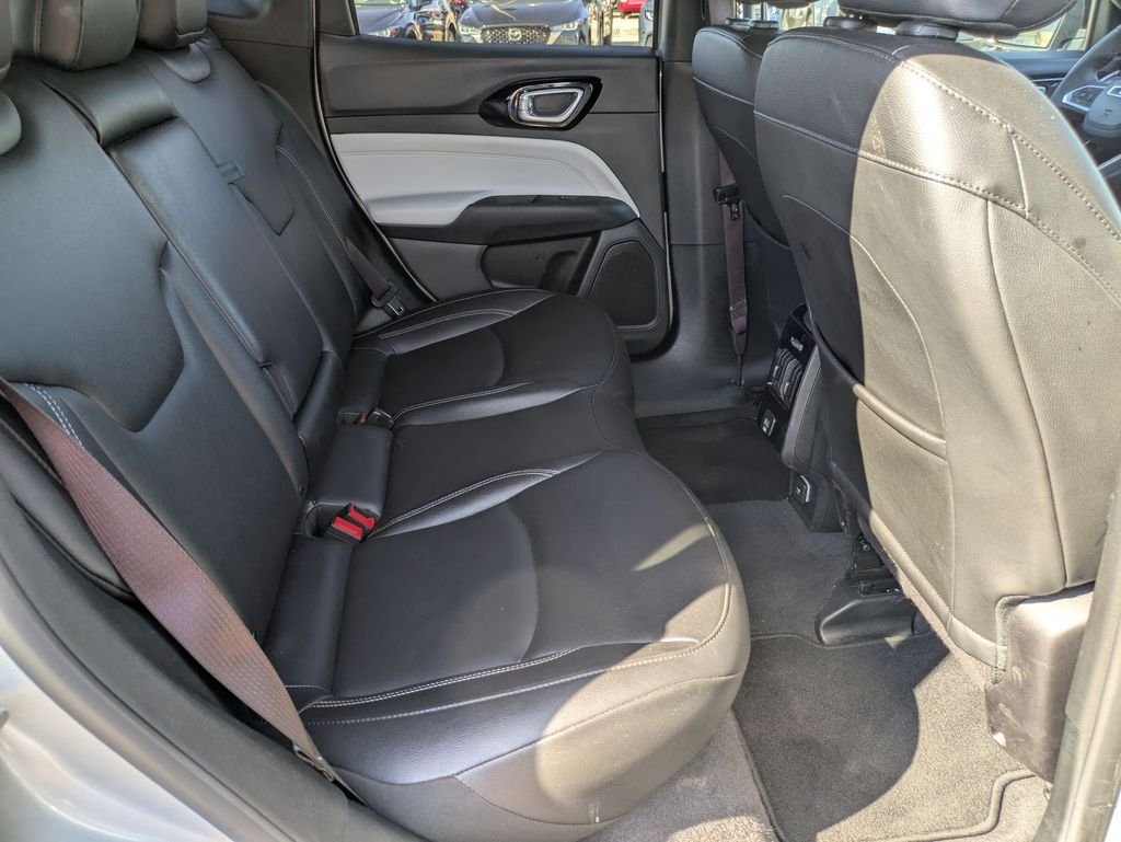 Used 2025 Silver Jeep Limited image 20