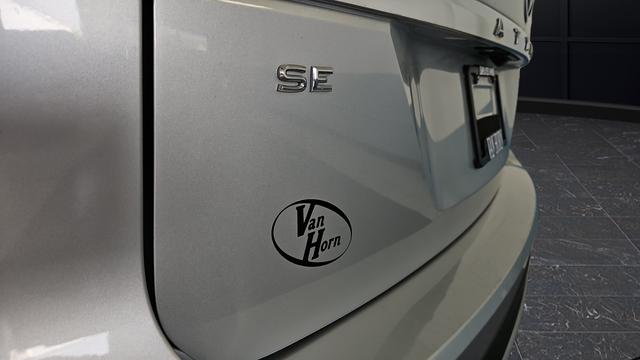 Used 2018 Reflex Silver Metallic Volkswagen 3.6L V6 SE image 33