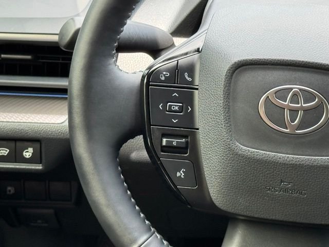 Used 2024  Toyota XLE image 31
