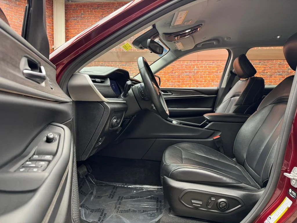 Certified Used 2022 Velvet Jeep Limited image 21