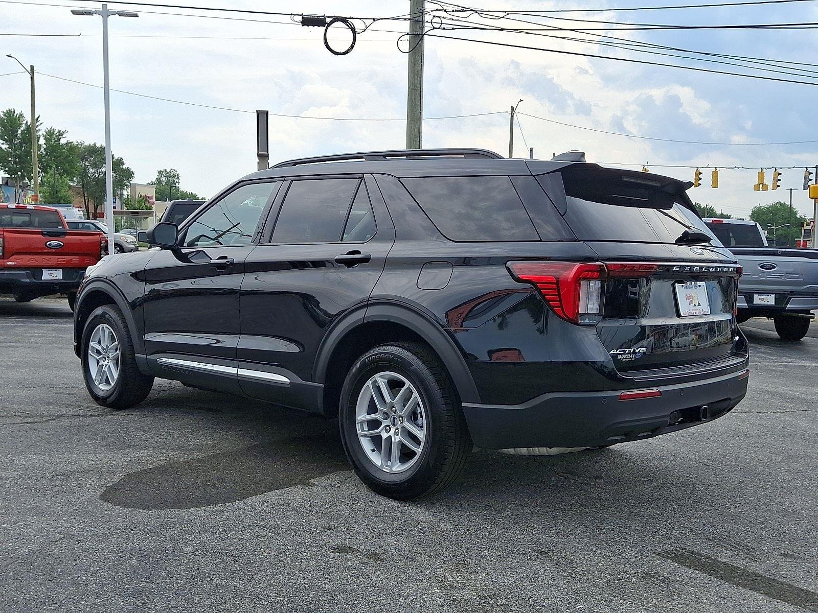 Certified Used 2025 Agate Black Ford  image 4