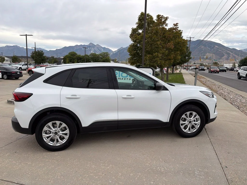 Used 2025 White Ford Active image 4