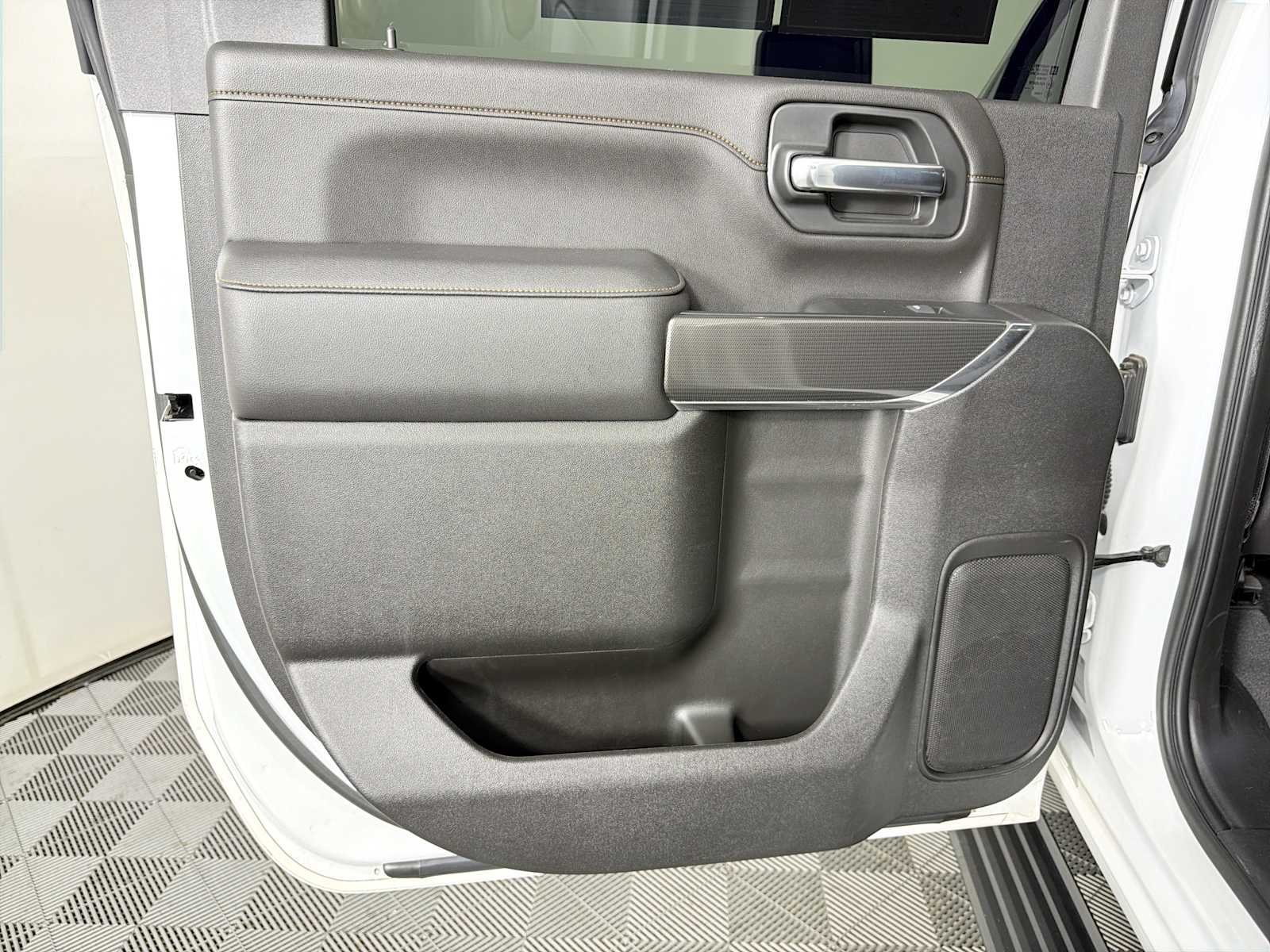 Used 2023 Summit White GMC AT4 image 20