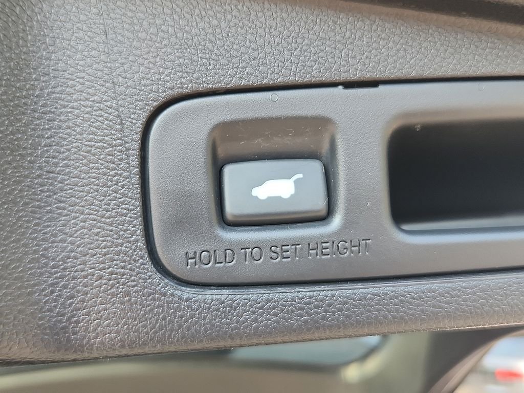 Used 2022 Modern Steel Honda Touring image 31