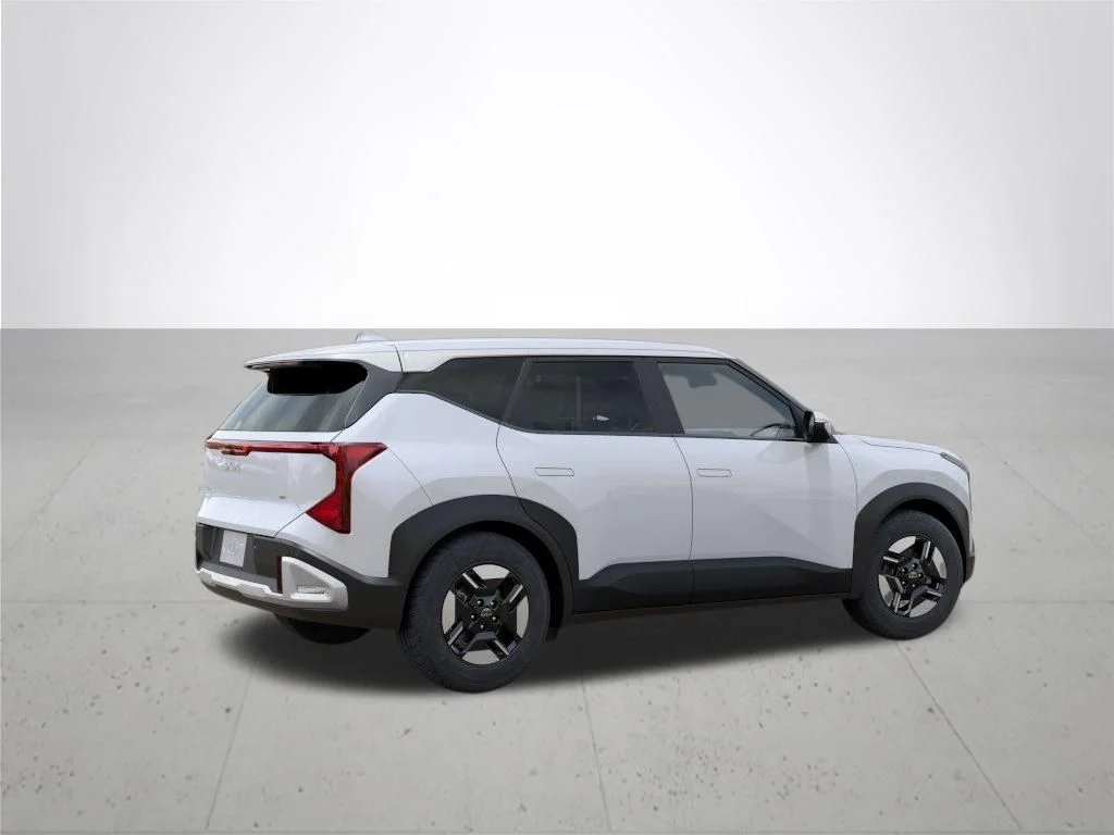 New 2027 Snow White Pearl Kia LX image 6