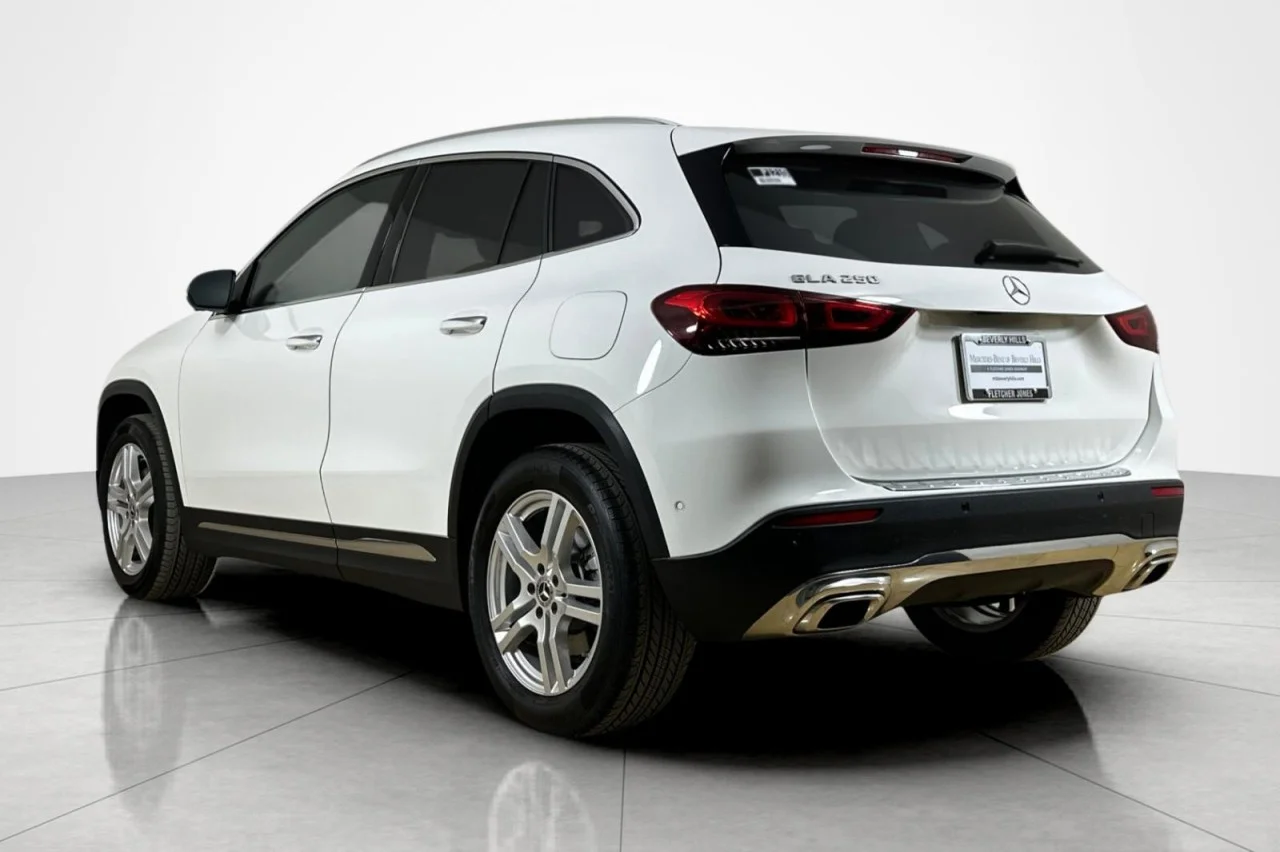 Used 2023 Polar White Mercedes-Benz GLA 250 image 3