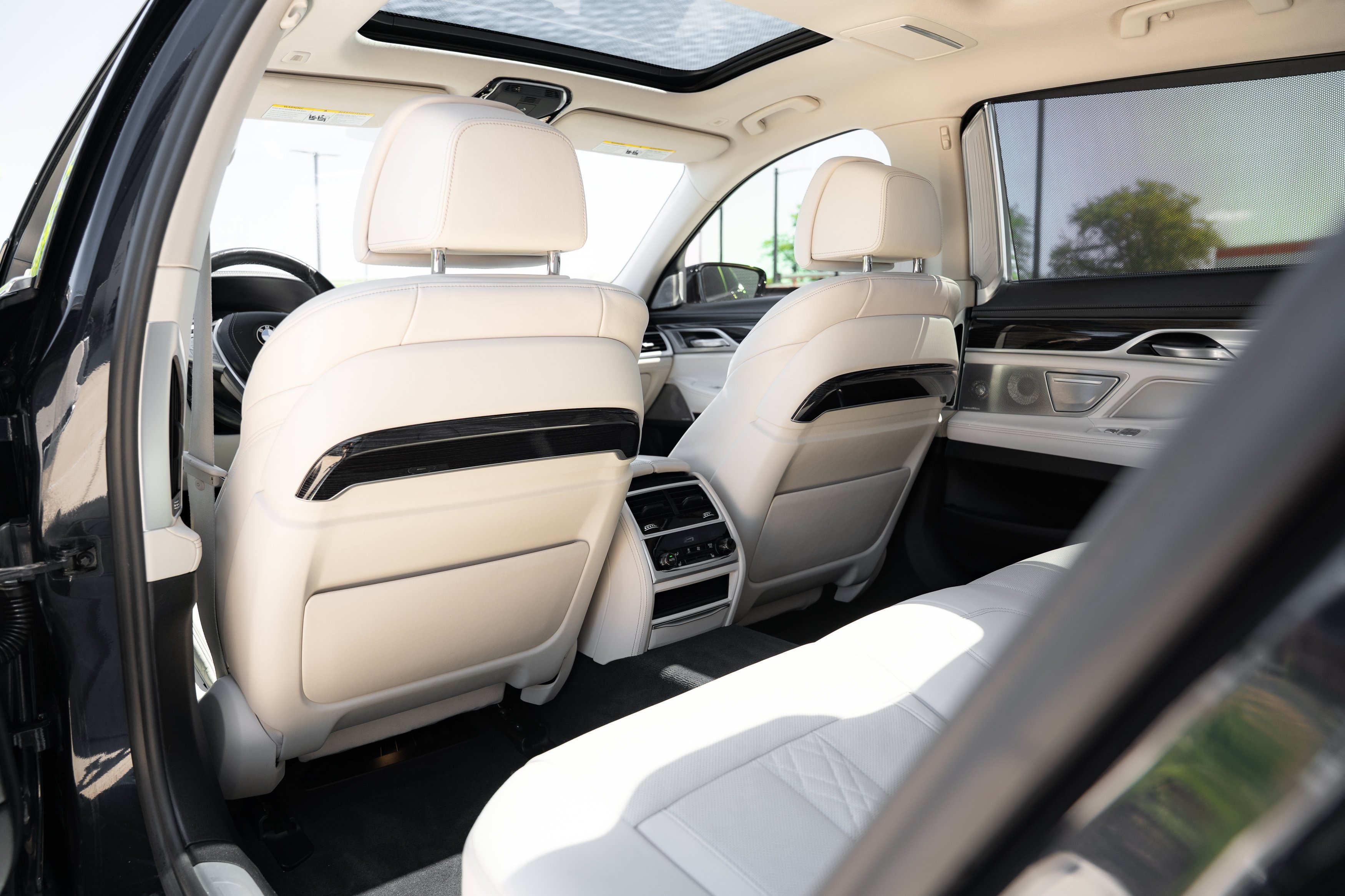 Used 2020 Imperial Blue Metallic BMW 750i xDrive image 25