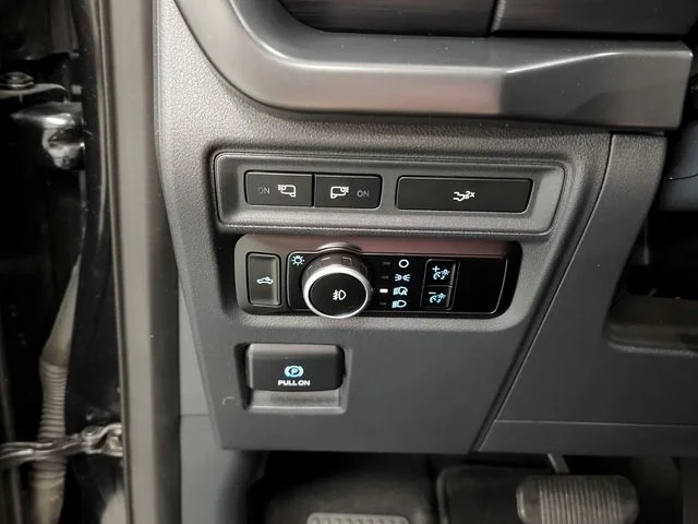Used 2024 Black Ford XLT image 28
