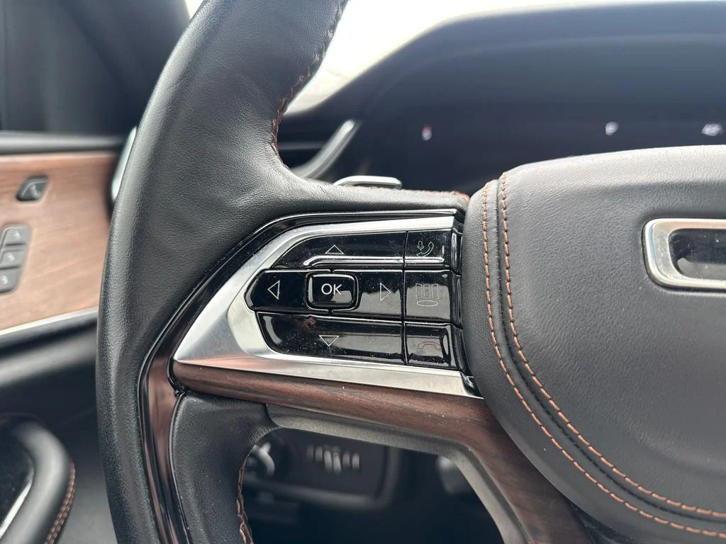 Used 2022 Silver Jeep Summit image 19