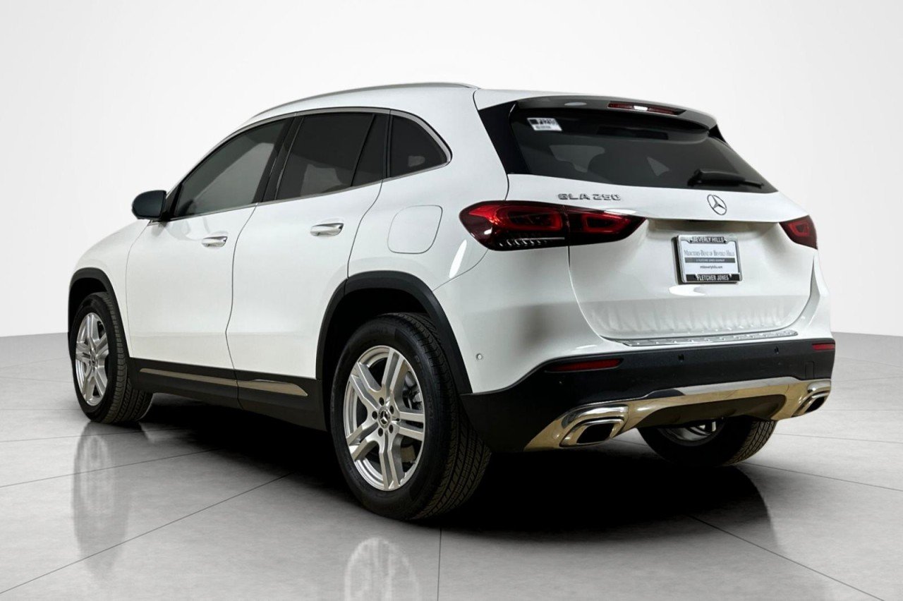 Used 2023 Polar White Mercedes-Benz GLA 250 image 3