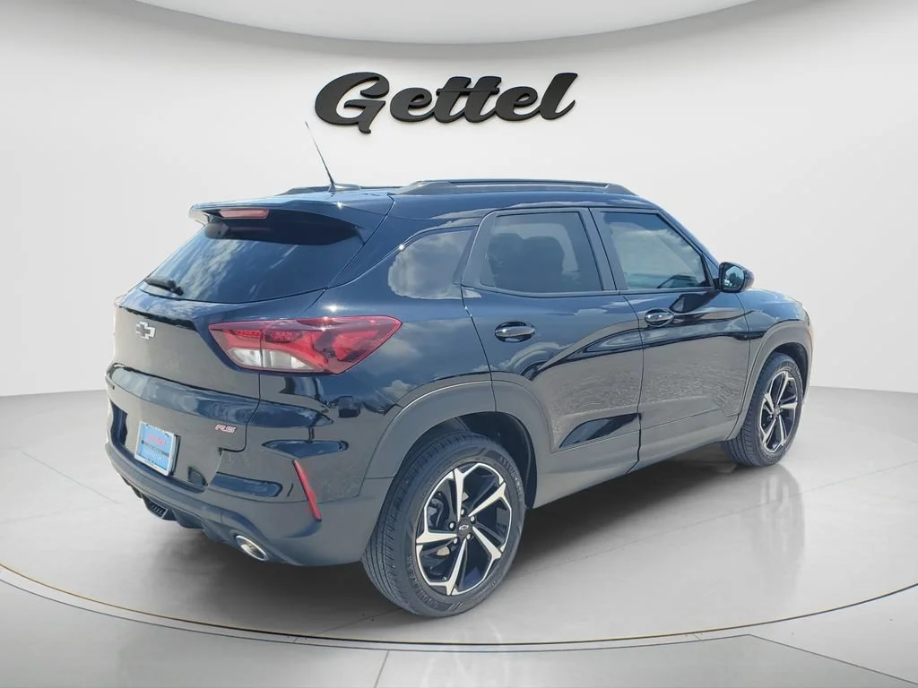 Used 2023 Mosaic Black Metallic Chevrolet RS image 5
