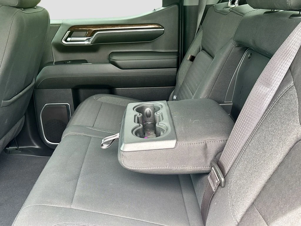 Used 2024 Onyx Black GMC Elevation image 17