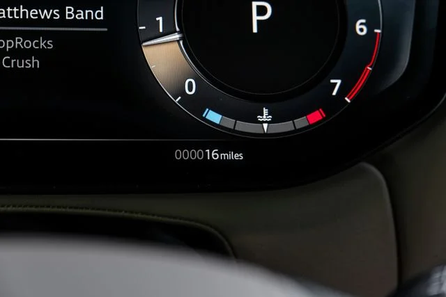 New 2026  Land Rover SE image 23