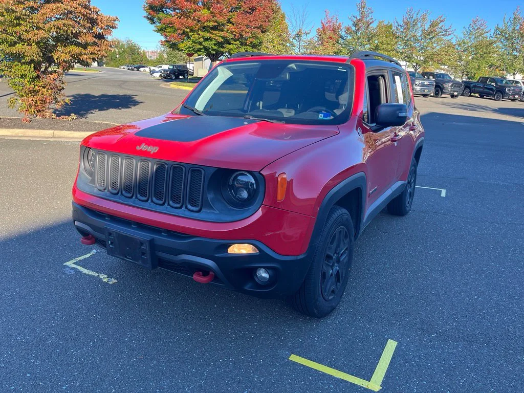 Used 2018 Red Jeep Trailhawk image 3