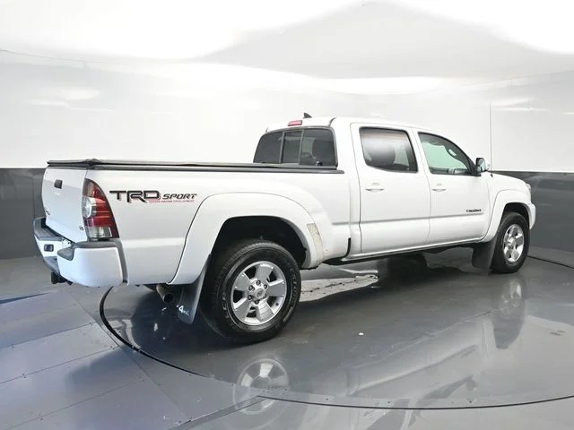Used 2015 White Toyota Base image 7