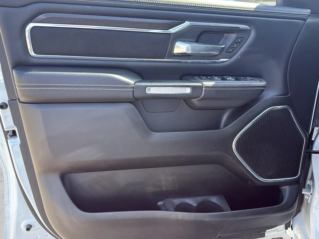 Used 2022 White Ram Laramie image 11