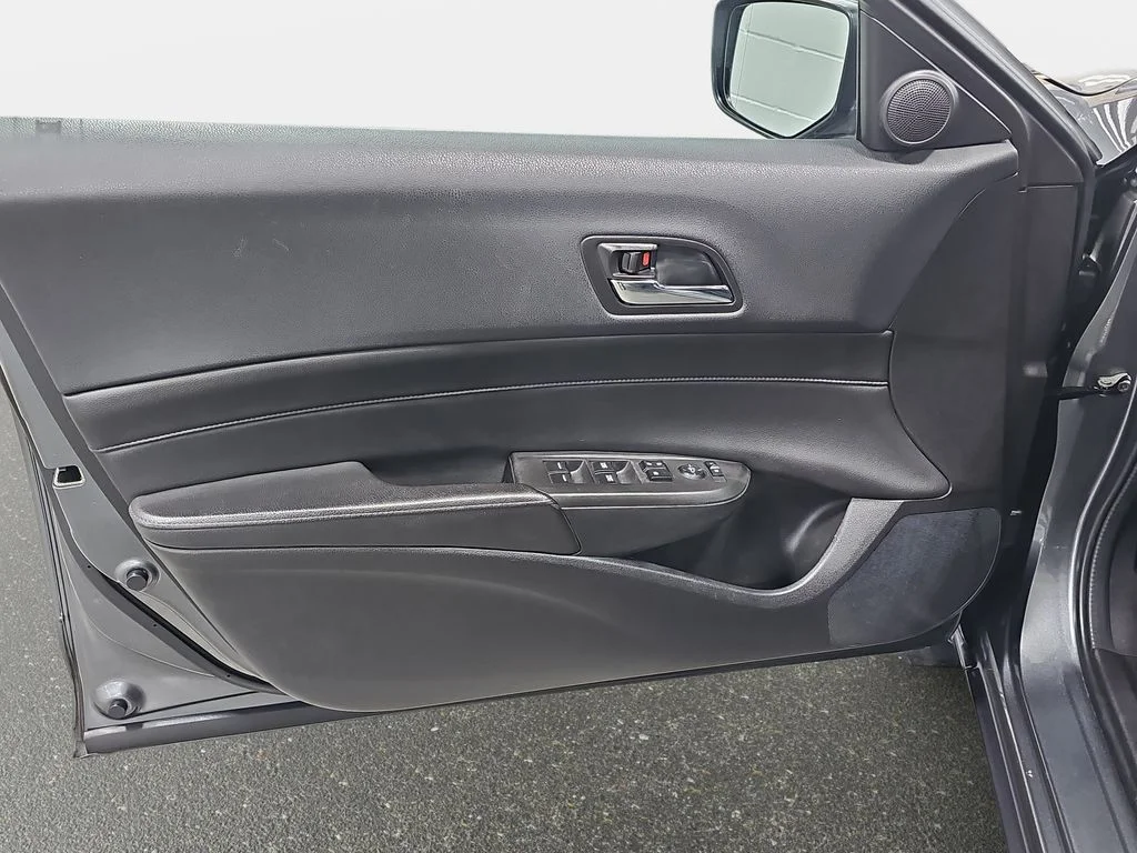 Used 2013  Acura 2.0L image 29