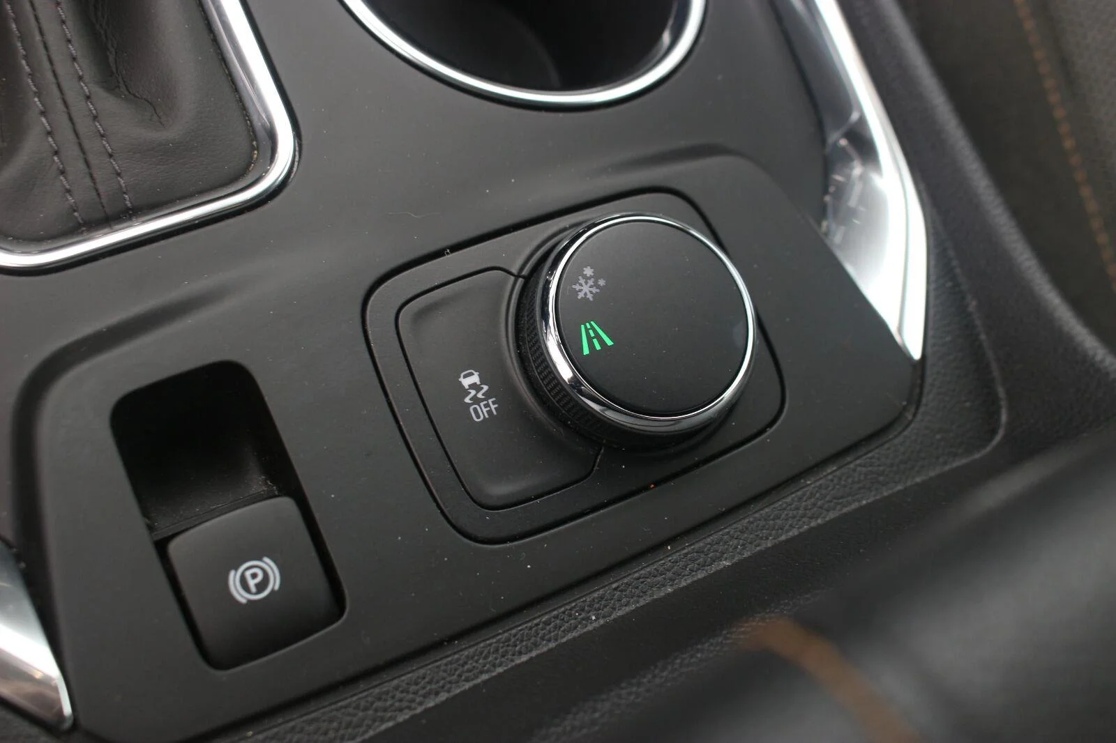 Used 2020 SATIN STEEL METALLIC Chevrolet LS image 22