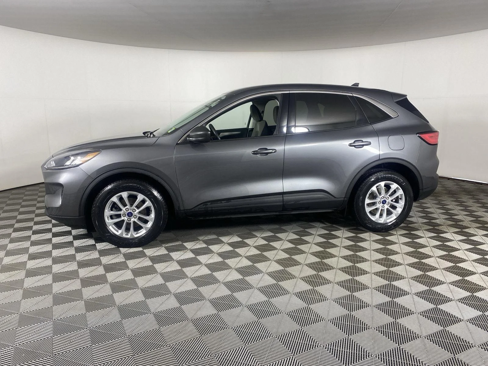 Used 2022 Carbonized Gray Ford SE image 7