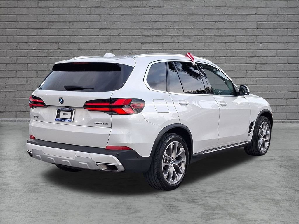 Used 2024 White BMW sDrive40i image 9