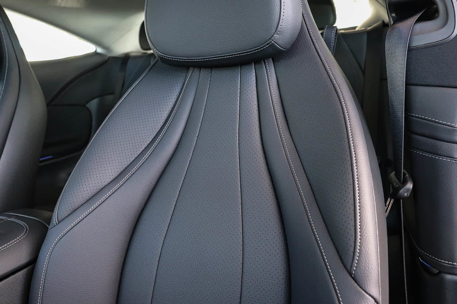 New 2027 MANUFAKTUR exclusive graphite grey magno Mercedes-Benz CLE 300 image 27