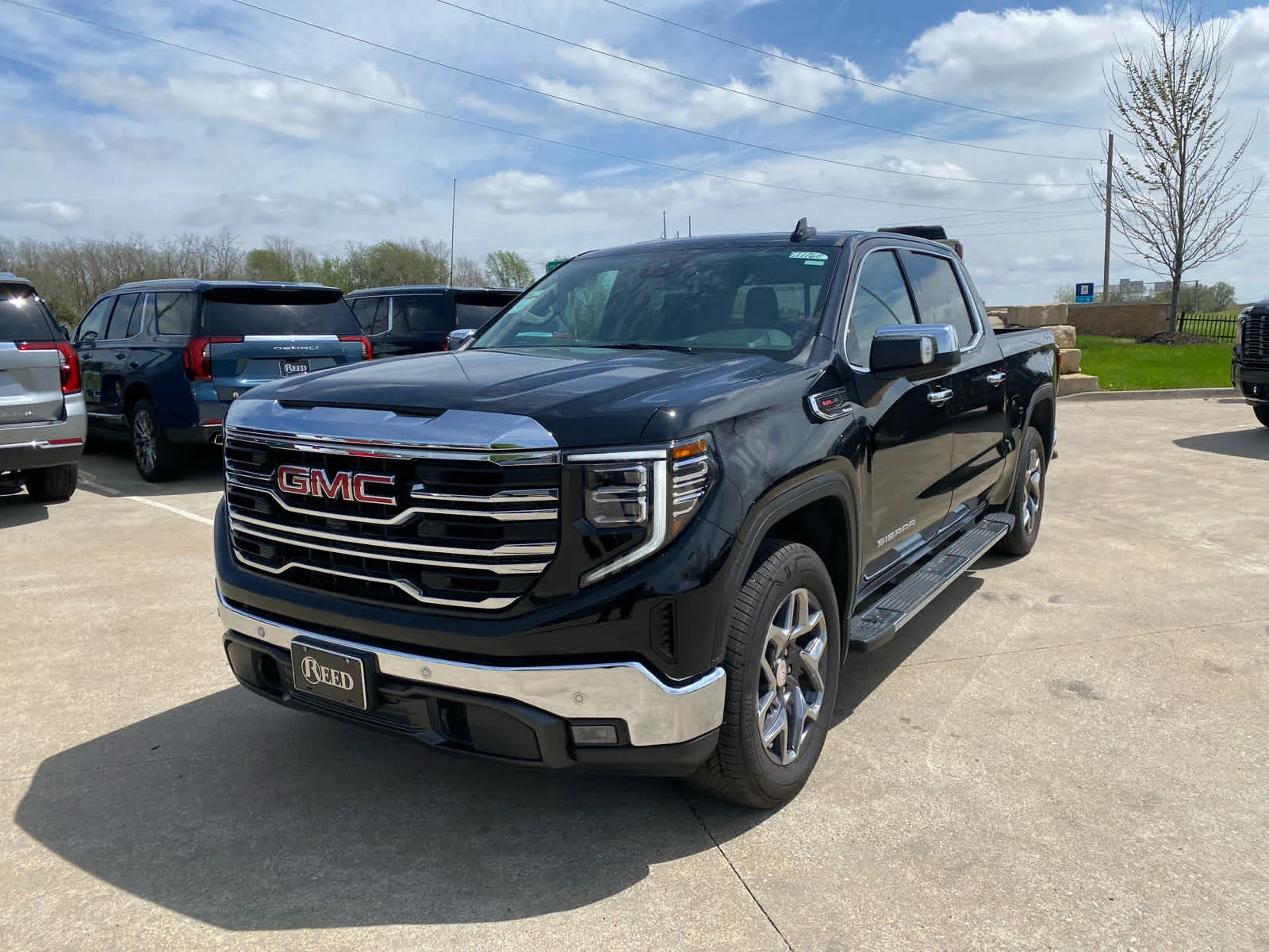 New 2026 Onyx Black GMC SLT image 2
