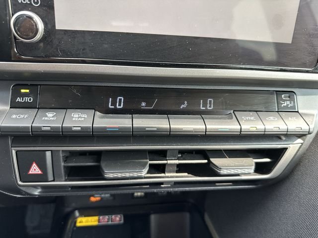 Used 2025 White Toyota LE image 18