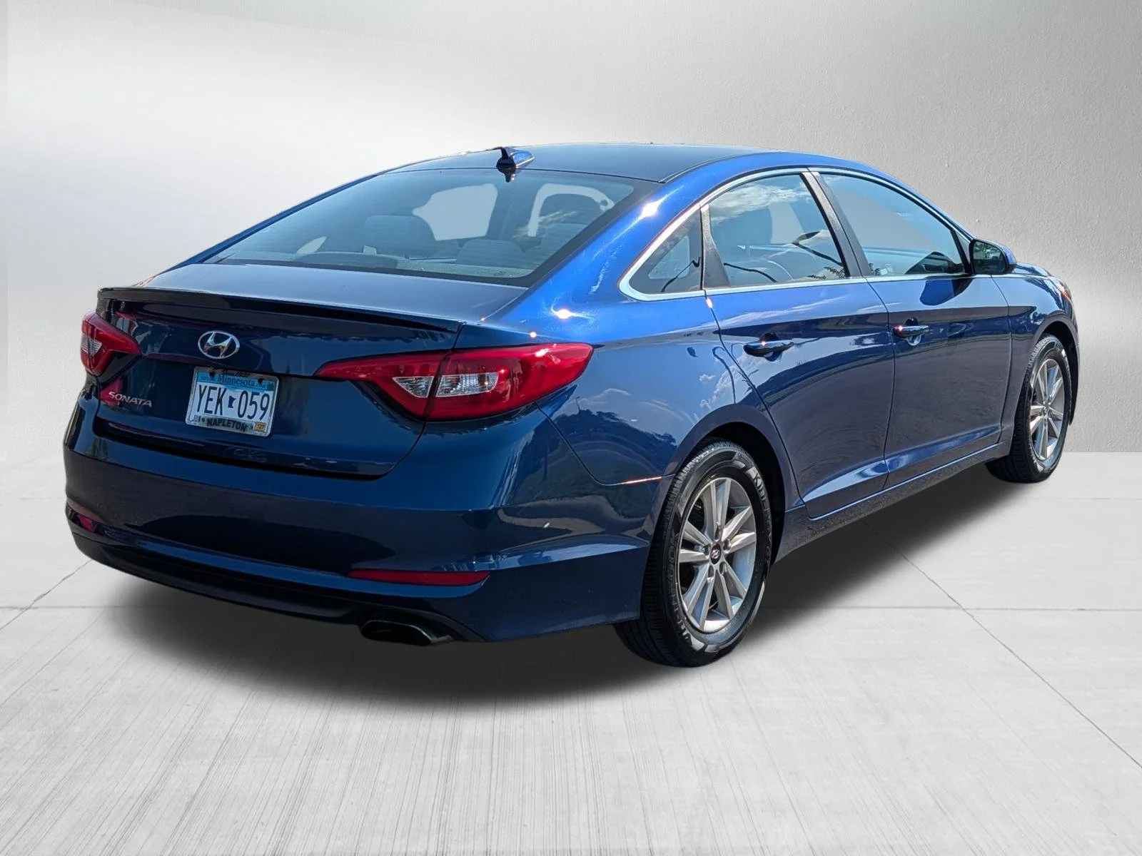 Used 2016 Lakeside Blue Hyundai 2.4L SE image 7