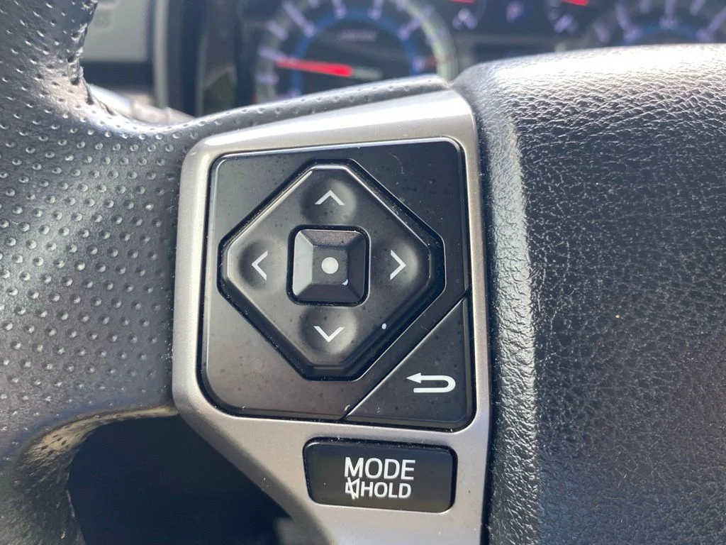 Used 2017 White Toyota SR5 Premium image 27