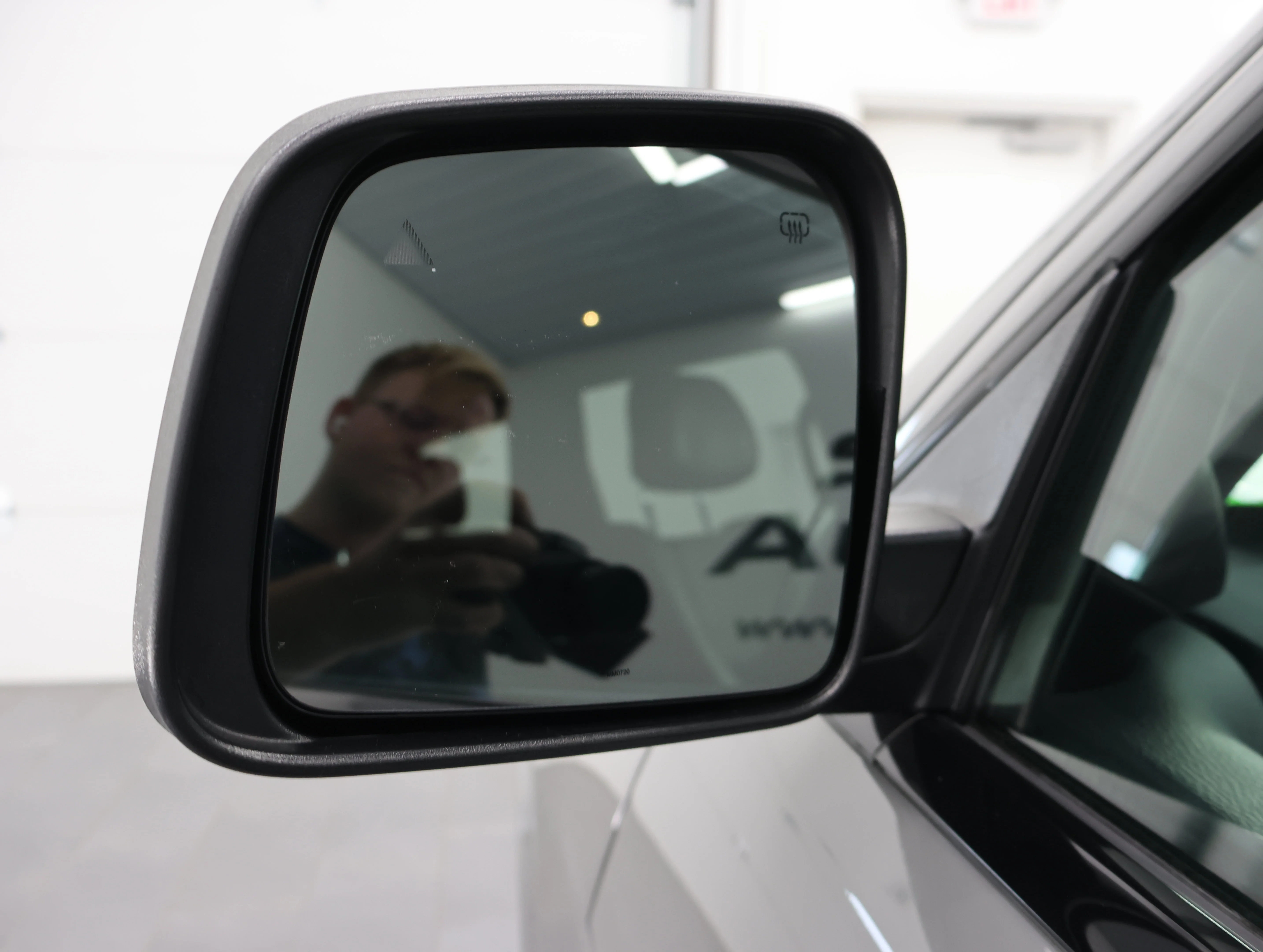 Used 2020 Sting-Gray Clearcoat Jeep Altitude image 39
