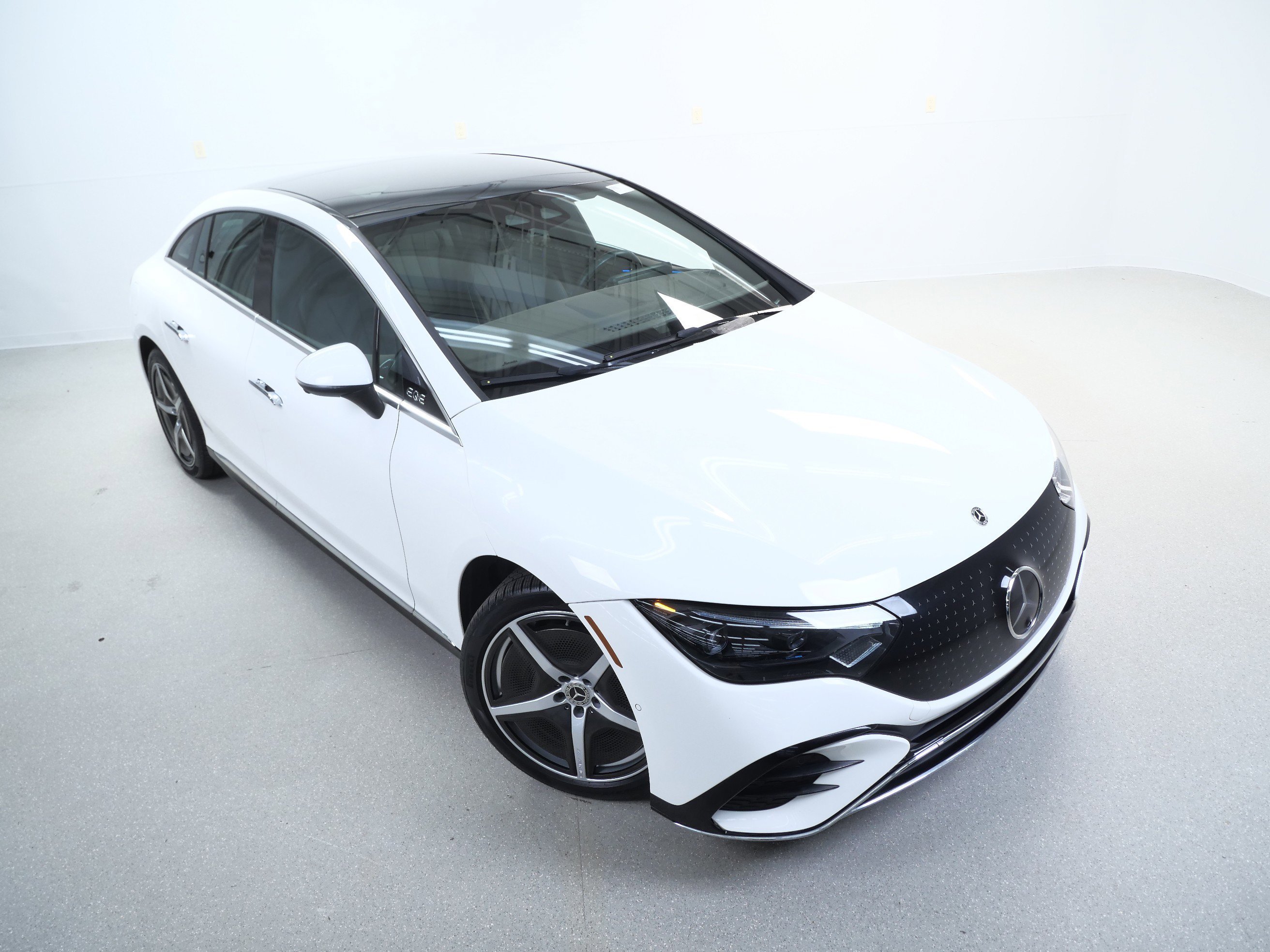 Certified Used 2023 Polar White Mercedes-Benz EQE 350 image 4