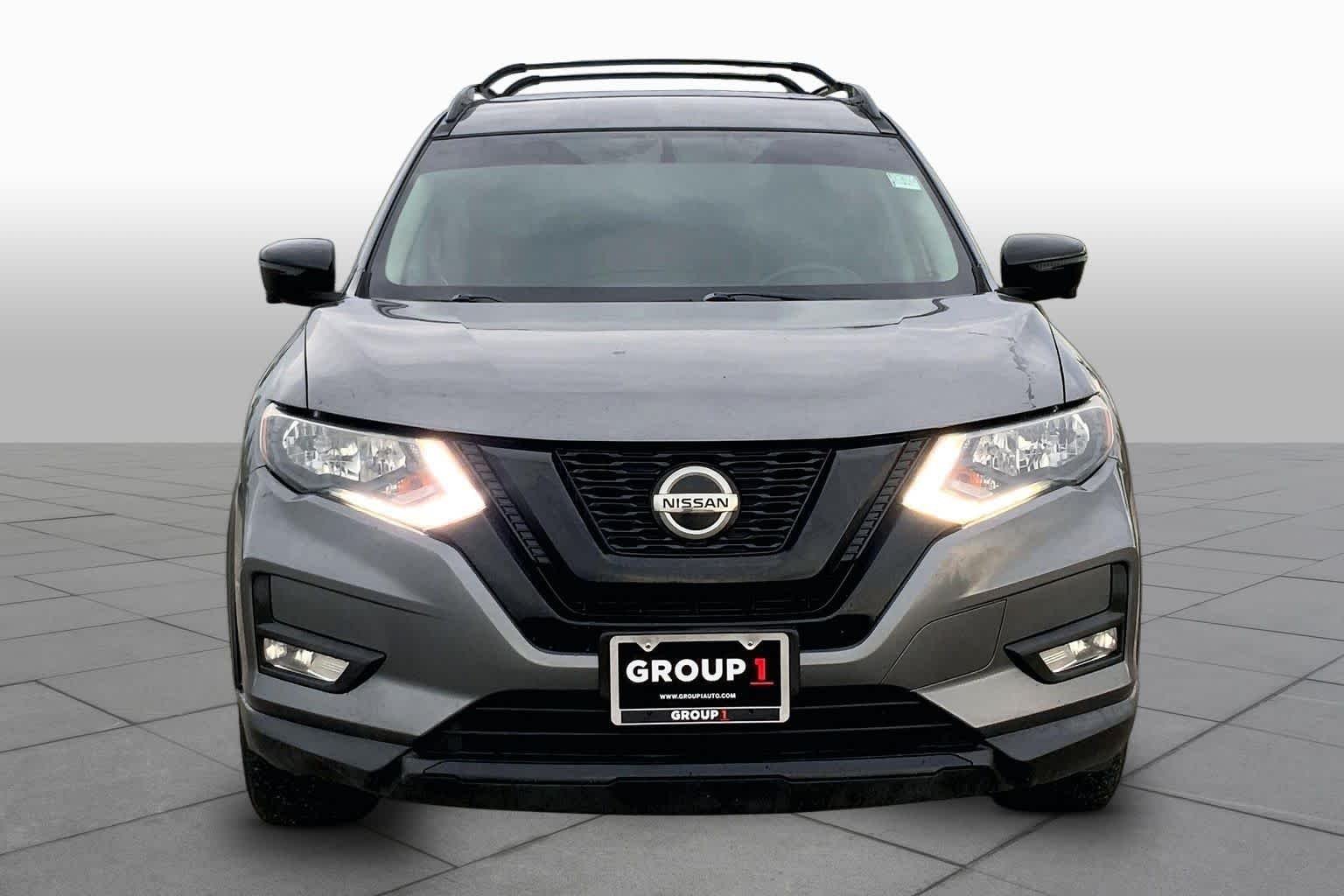 Used 2018 Gun Metallic Nissan SV image 4
