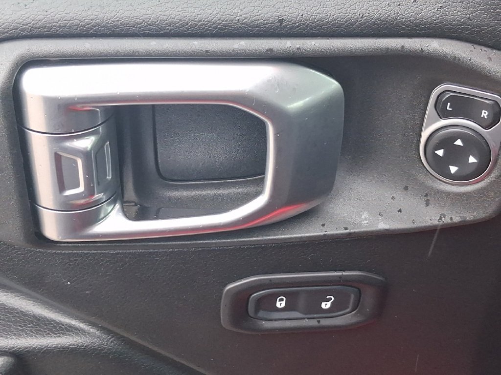 Used 2018 Red Jeep Unlimited Sport S image 14