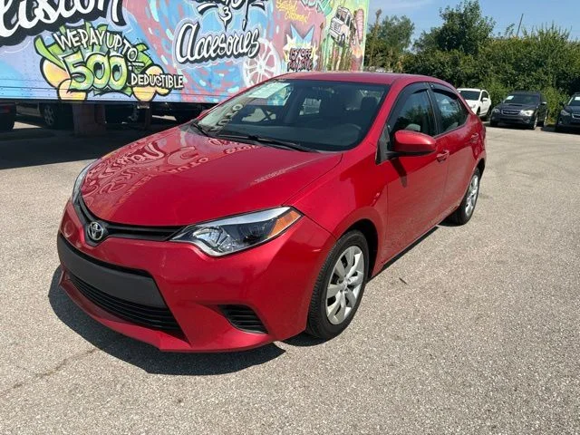 Used 2014 Red Toyota LE image 3