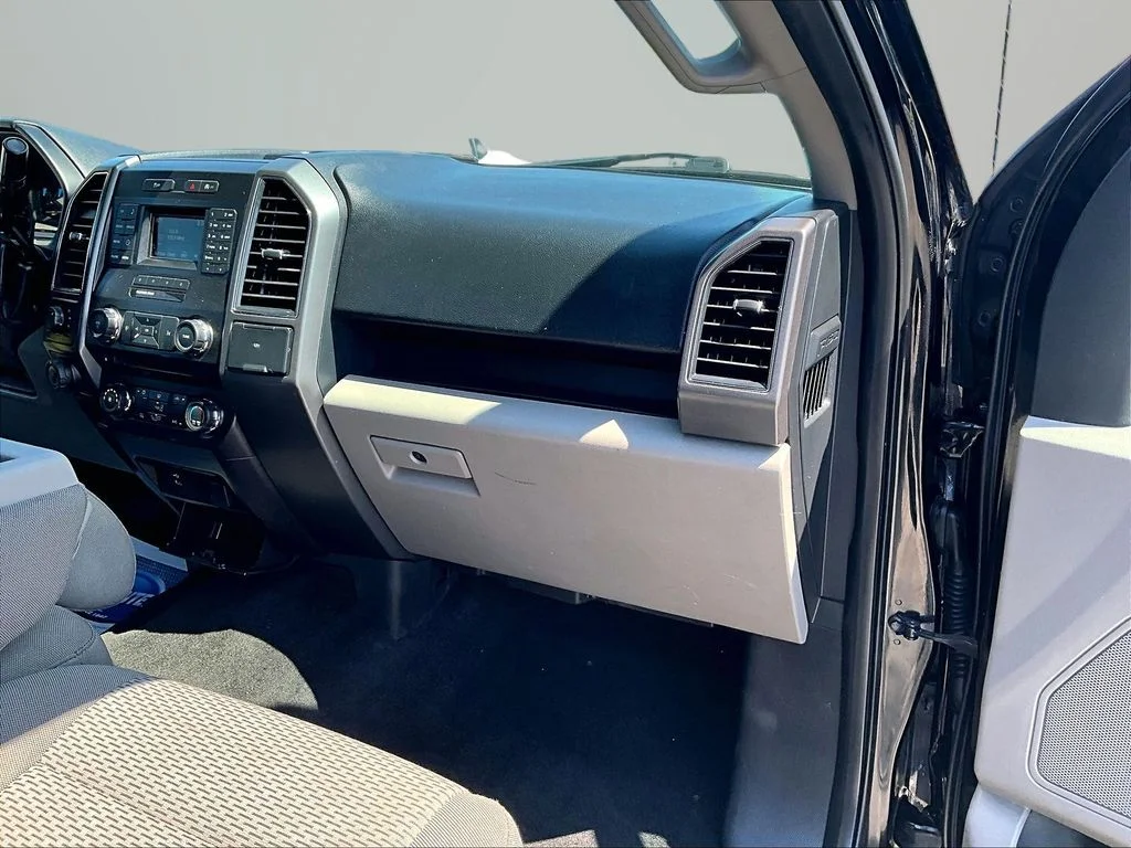 Used 2017 Black Ford XLT image 18