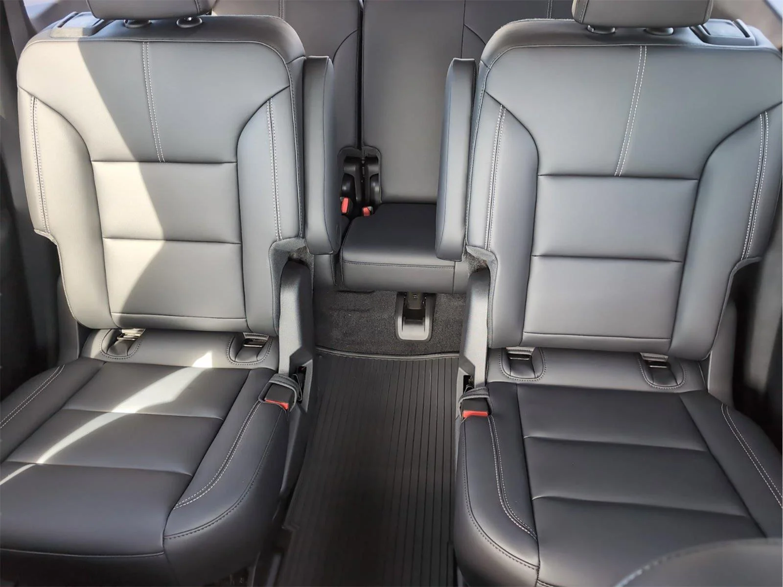 New 2026 Glacier White Tricoat GMC Elevation image 17