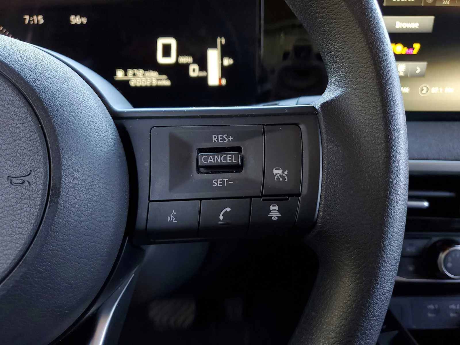 Used 2025 Aspen White Tricoat Nissan SV image 21