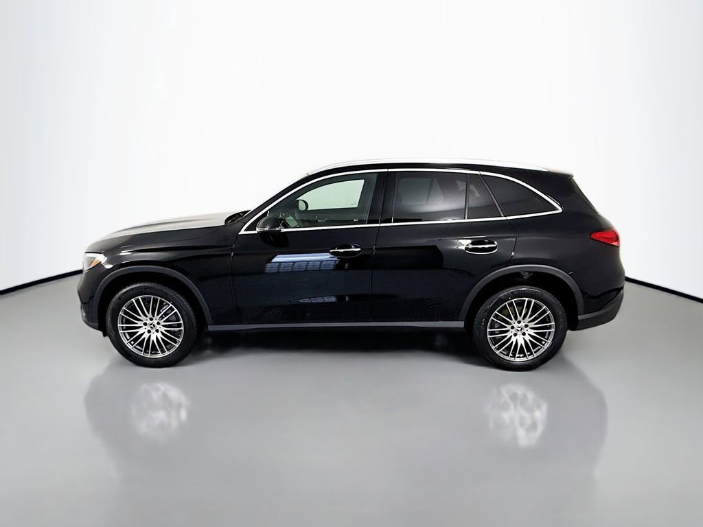 New 2026 Black Mercedes-Benz GLC 300 image 33