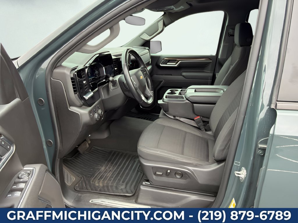 Used 2025 Cypress Gray Chevrolet LT image 19