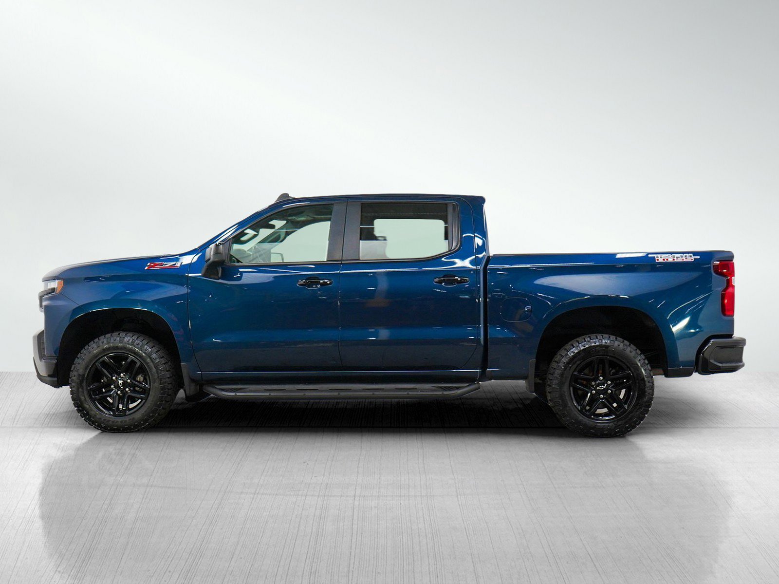 Used 2019 Chevrolet Silverado 1500 LT Trail Boss with VIN 3GCPYFED0KG200817 for sale in White Bear Lake, Minnesota