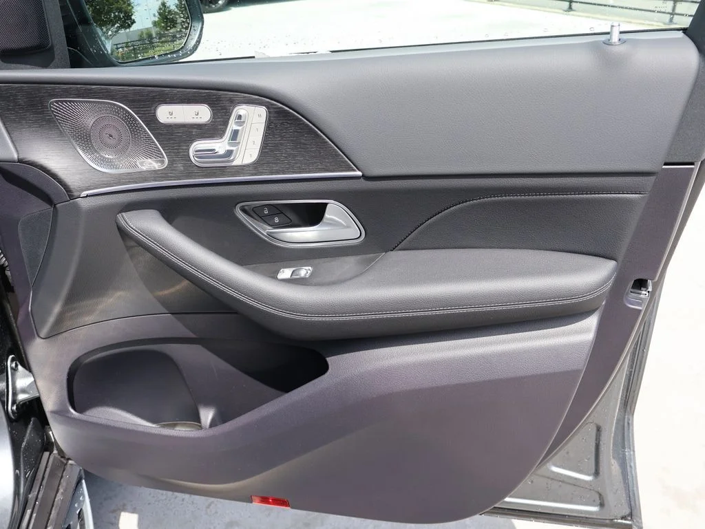 New 2026 Selenite Grey Metallic Mercedes-Benz GLS 450 image 11