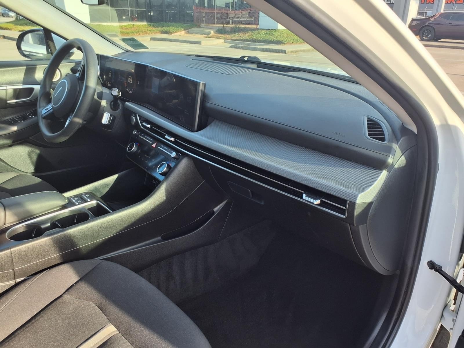 2025 Hyundai Sonata photo 11 of 25