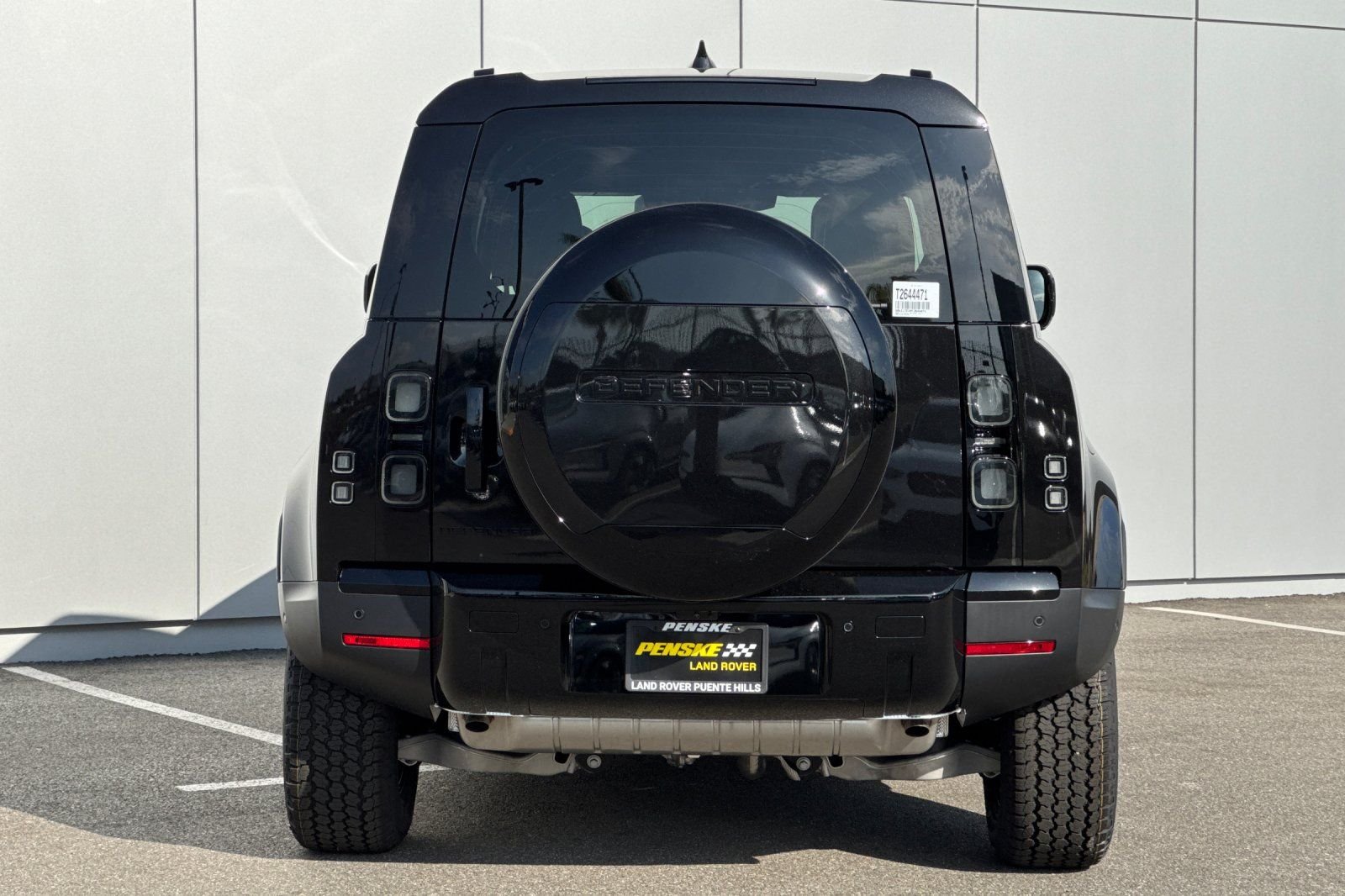 New 2026 Santorini Black Land Rover S image 4