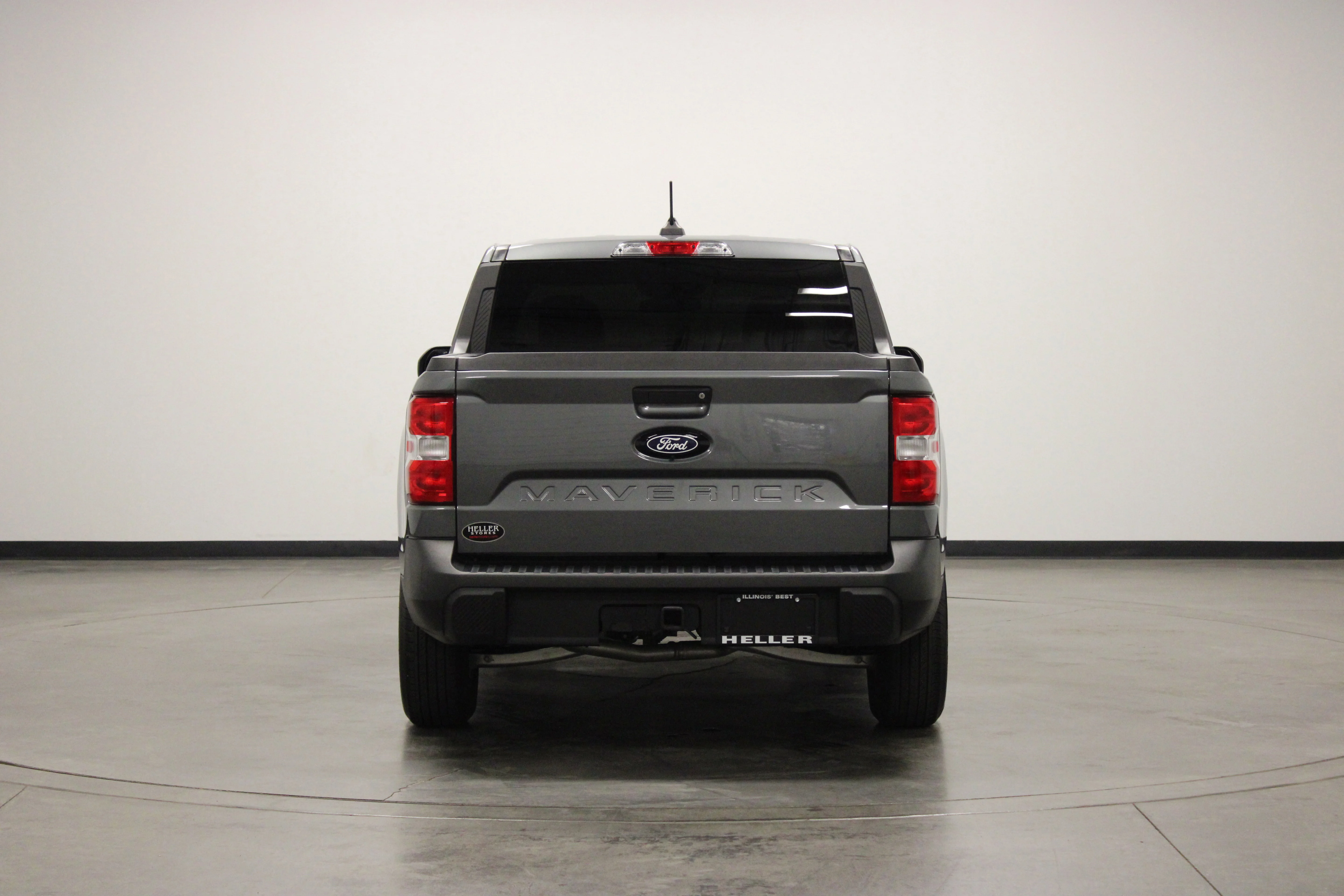 Used 2025 Gray Metallic Ford XLT image 7