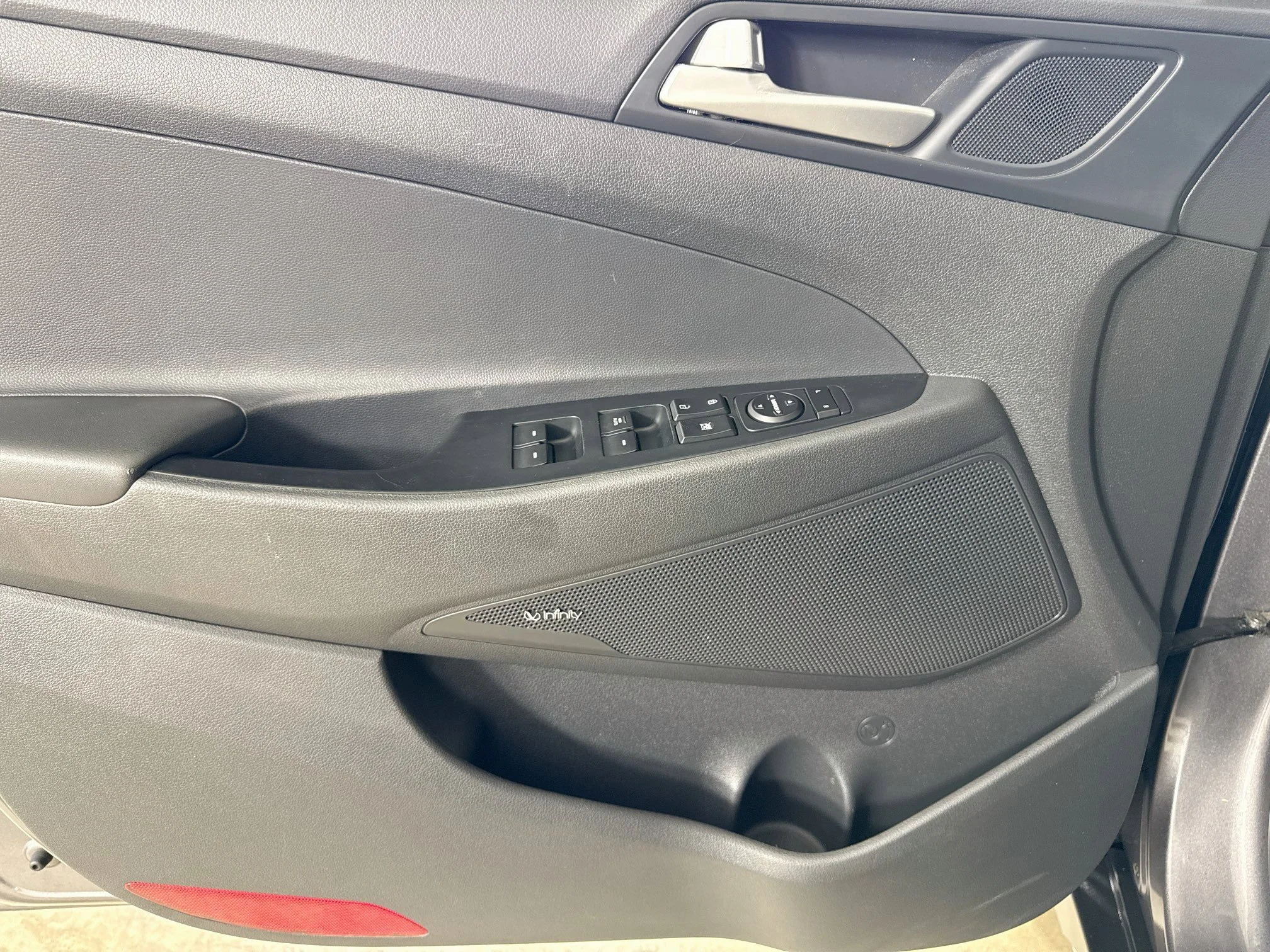Used 2020  Hyundai Sport image 20