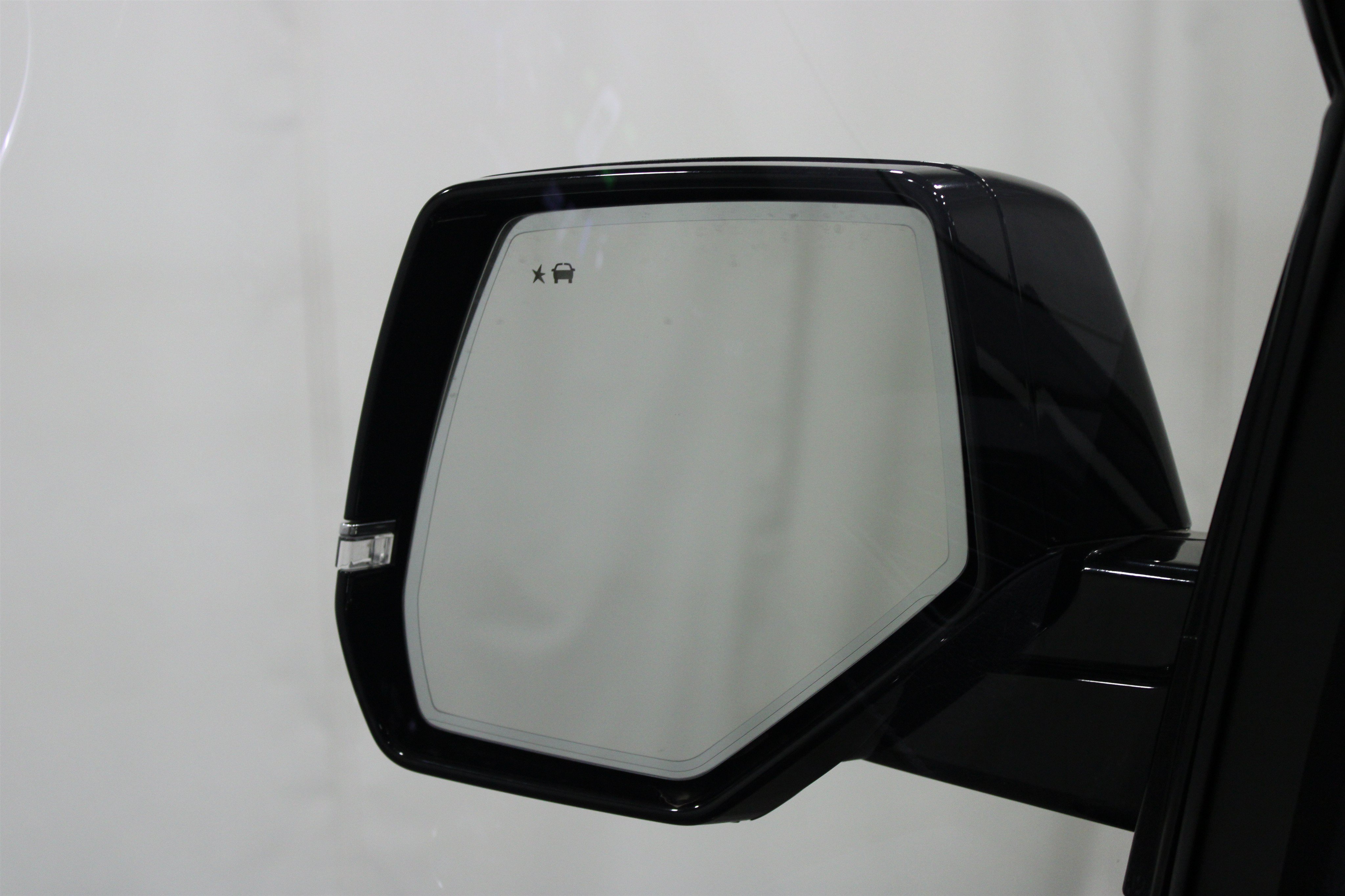 Used 2019 Black Raven Cadillac Luxury image 27